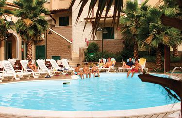Tortorelal Inn Family Resort - Piscina