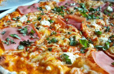 Pizzeria da Michele-Pizza con salumi
