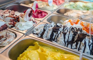 Panna & Fragola - Gelato Panna & Fragola - Gelato